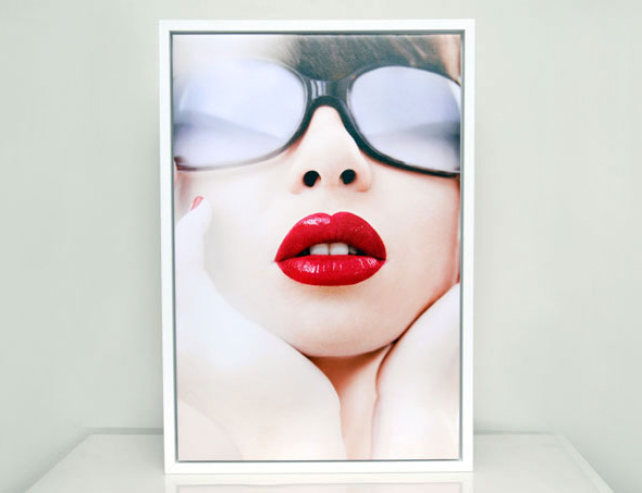 corner quality of framed canvas float