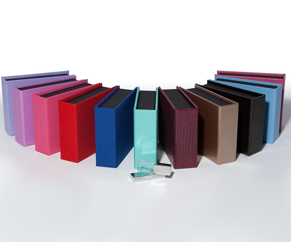 USB box in leather and linen