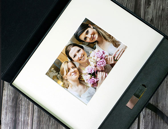 Deluxe USB box set close up